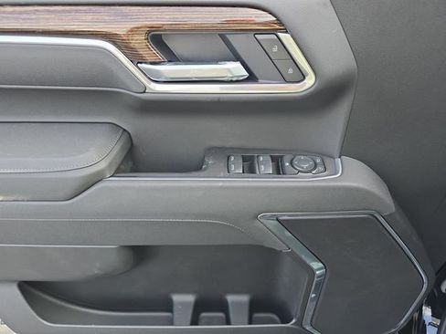 Used 2025 GMC Sierra 1500 Elevation image 22