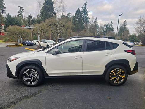 Used 2025 Subaru Crosstrek 2.0i Premium image 4