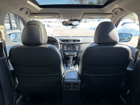 Used 2020 Nissan Rogue SL w/ Premium Package image 60