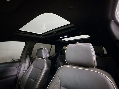 Used 2023 Chevrolet Traverse Premier image 25