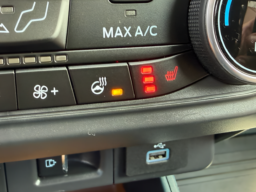 Certified 2024 Ford Maverick Lariat AWD/4WD image 12