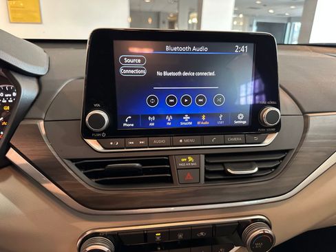 Used 2025 Nissan Altima 2.5 SV image 20