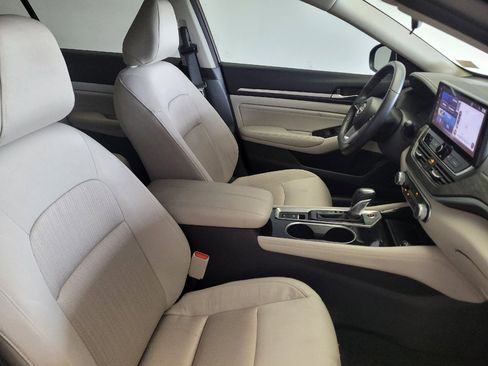 Used 2023 Nissan Altima 2.5 SV w/ SV Premium Package image 21