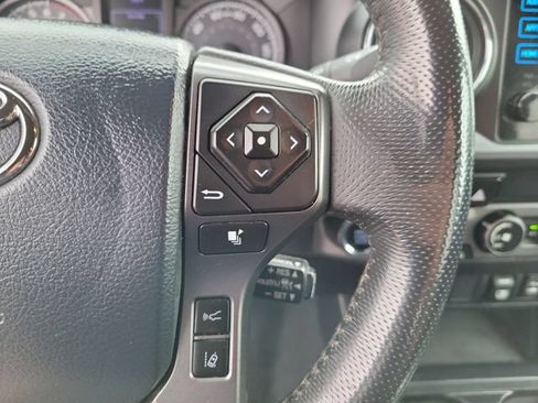 Used 2019 Toyota Tacoma TRD Sport AWD/4WD image 13