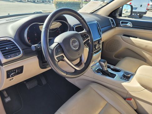 Used 2019 Jeep Grand Cherokee Limited image 14