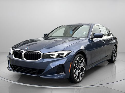 Used 2026 BMW 330i Sedan w/ Premium Package RWD image 2