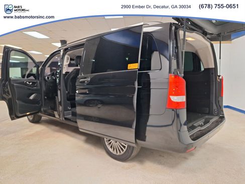 Used 2017 Mercedes-Benz Metris Passenger image 30