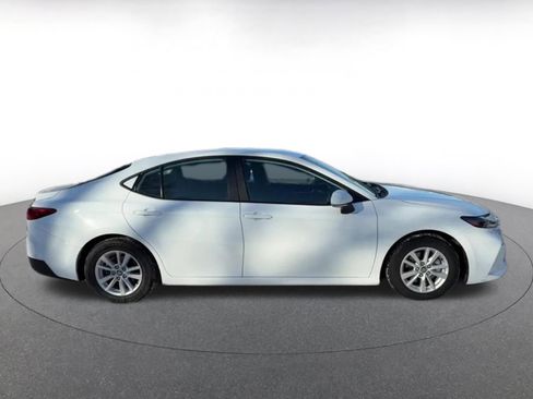 Used 2025 Toyota Camry LE image 15