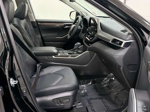 Certified 2026 Toyota Highlander Platinum AWD/4WD image 31