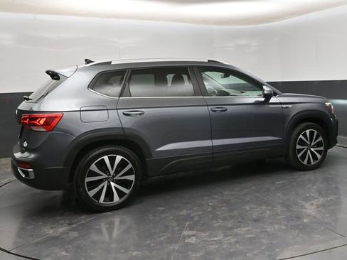Used 2023 Volkswagen Taos SE AWD/4WD image 8
