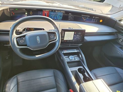 Used 2024 Lincoln Nautilus Reserve w/ Equipment Group 202A image 7