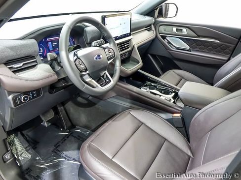 Used 2026 Ford Explorer Platinum w/ LUX Leather Package AWD/4WD image 11