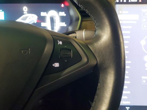 Used 2019 Tesla Model X image 23