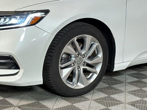 Used 2018 Honda Accord LX image 4