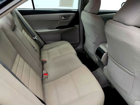 Used 2017 Toyota Camry LE image 22