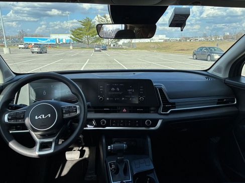 Used 2024 Kia Sportage LX image 32