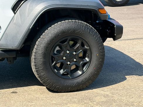 Used 2023 Jeep Wrangler Unlimited w/ Cold Weather Group AWD/4WD image 6