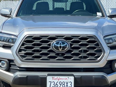 Used 2023 Toyota Tacoma TRD Off-Road w/ TRD Premium Off Road Package AWD/4WD image 15