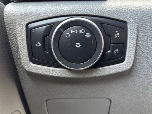 Used 2017 Ford F550 2WD Regular Cab Super Duty image 15