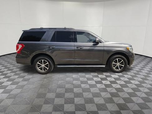 Used 2020 Ford Expedition XLT w/ Equipment Group 202A RWD image 4