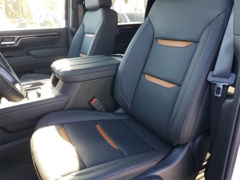 New 2026 GMC Sierra 2500 AT4 w/ AT4 Premium Plus Package image 8