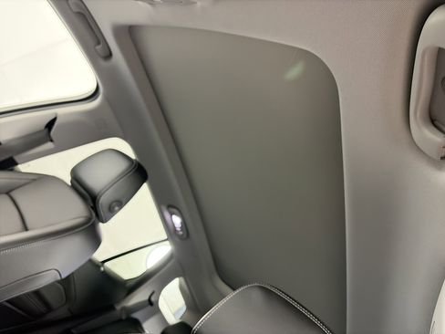 Certified 2024 GMC Terrain SLT w/ Infotainment Package II AWD/4WD image 20