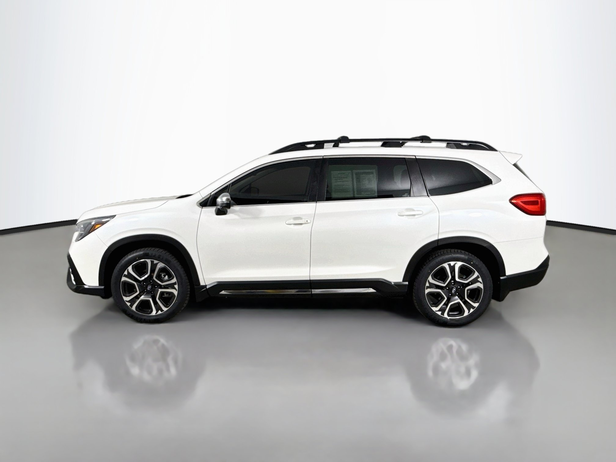 Used 2023 Subaru Ascent Limited w/ Technology Package AWD/4WD image 4