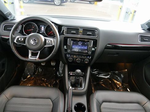 Used 2017 Volkswagen Jetta GLI image 24