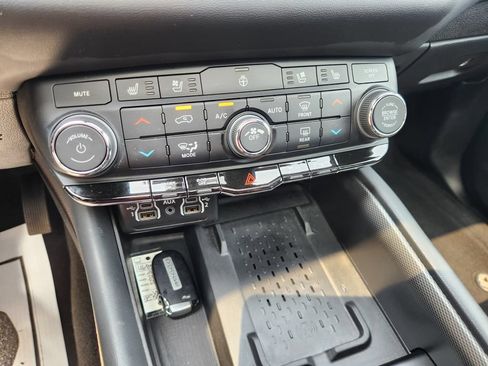 Used 2025 Dodge Durango R/T AWD/4WD image 32