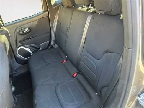 Used 2019 Jeep Renegade Latitude image 13