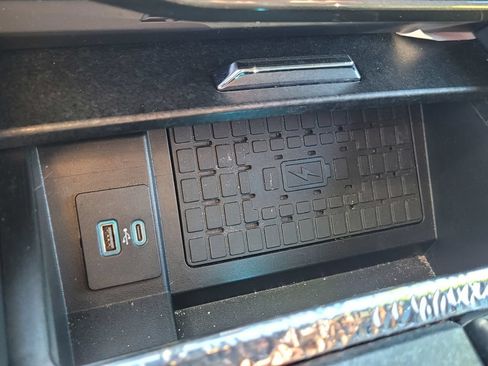 Used 2022 Ford Expedition Limited RWD image 23