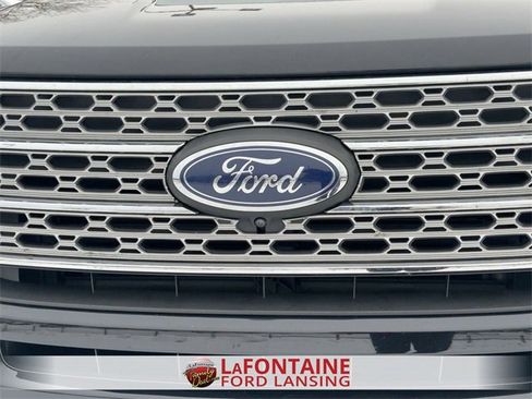 Used 2023 Ford Explorer Limited image 9