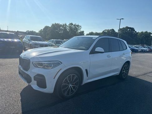 Used 2022 BMW X5 M50i w/ Executive Package AWD/4WD image 3