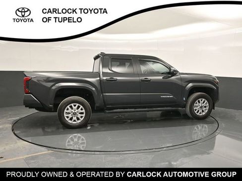 Used 2025 Toyota Tacoma SR5 image 4