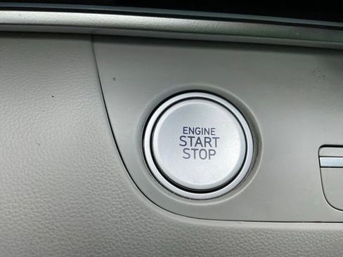 Used 2024 Hyundai Elantra Limited FWD image 25