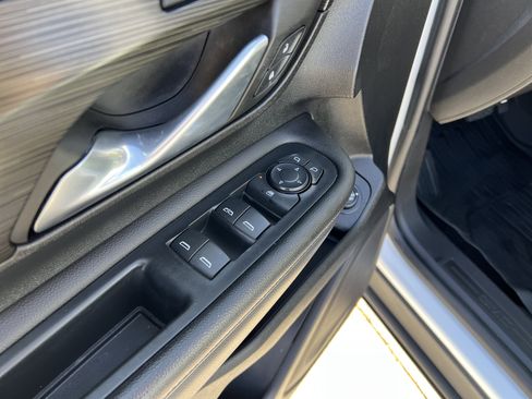 Used 2022 GMC Terrain SLT w/ Elevation Edition image 14