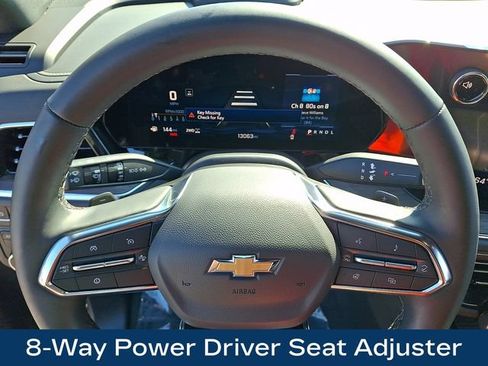 Used 2025 Chevrolet Suburban Premier AWD/4WD image 4