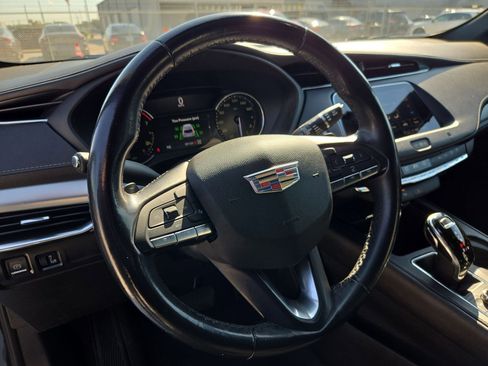 Used 2021 Cadillac XT4 Premium Luxury AWD/4WD image 17