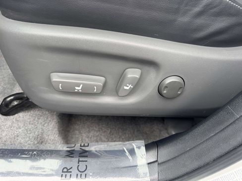 Used 2014 Toyota Prius Four image 21