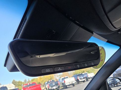 Used 2023 Genesis G70 2.0T image 17