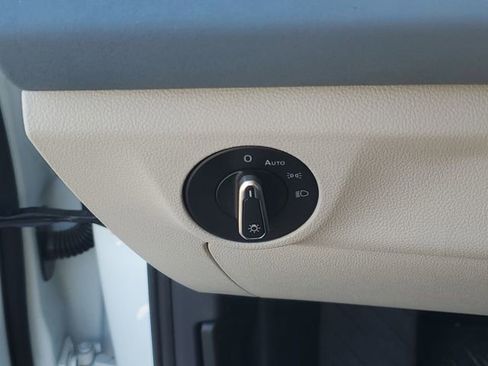 New 2026 Volkswagen Jetta SE FWD image 27