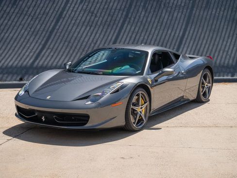 Used 2015 Ferrari 458 Italia Coupe RWD image 4