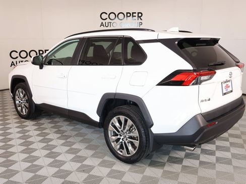 Used 2020 Toyota RAV4 XLE Premium AWD/4WD image 23