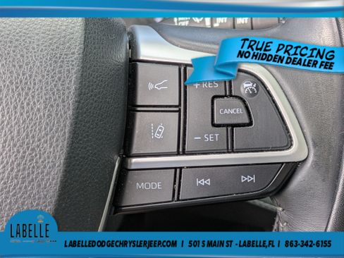 Used 2022 Toyota Highlander LE FWD image 22
