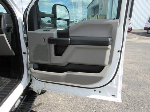 Used 2019 Ford F550 4x4 Regular Cab Super Duty image 12