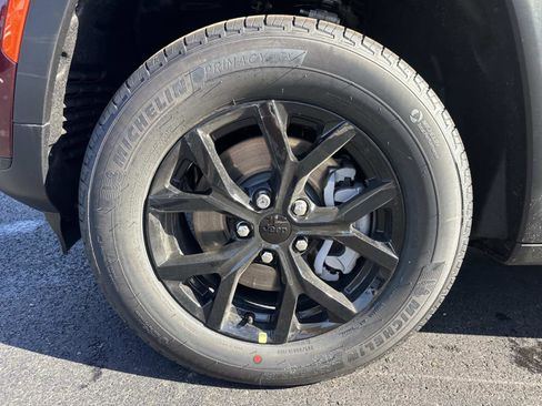 New 2025 Jeep Grand Cherokee L Altitude RWD image 3