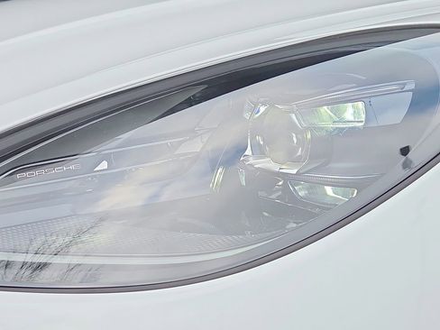 Certified 2026 Porsche Macan GTS image 25