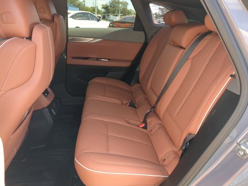 New 2026 Cadillac Optiq Luxury 2 image 17