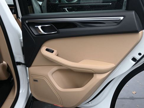 Used 2022 Porsche Macan image 15