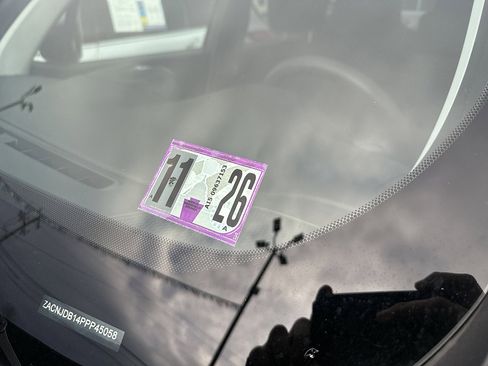 Used 2023 Jeep Renegade Latitude image 8